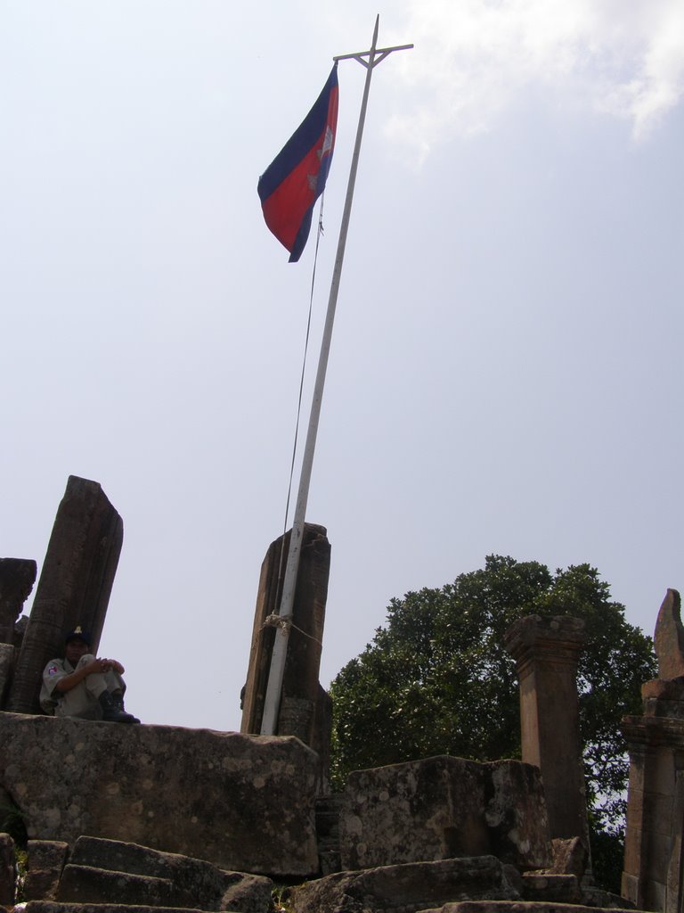 A long time ago this peice of land Prasat khao phra Wihan was under the control of Thailand by CHAMRAT CHAROENKHET