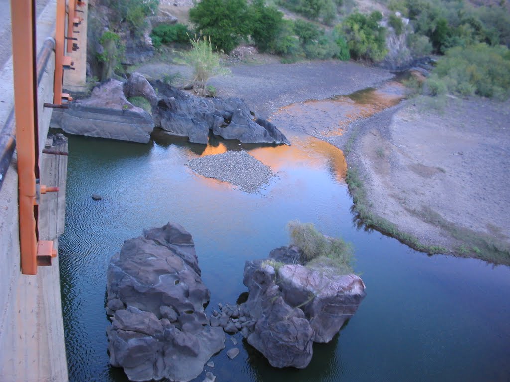 Río Yaqui, bajo el puente by eortiz