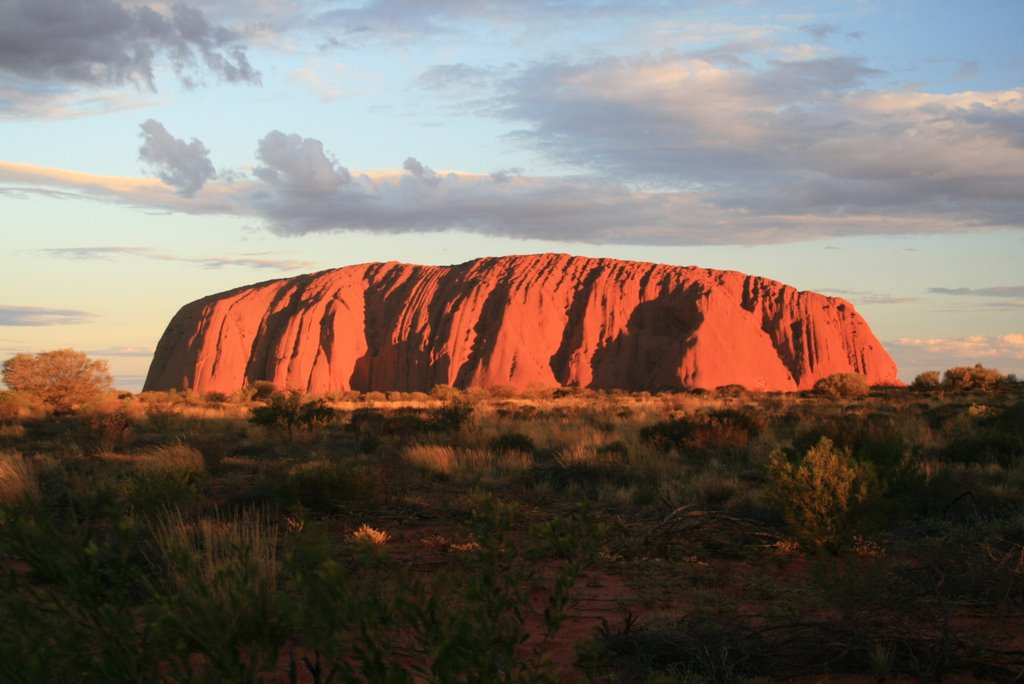 Uluru / Ayers Rock at sunset by donsimon2