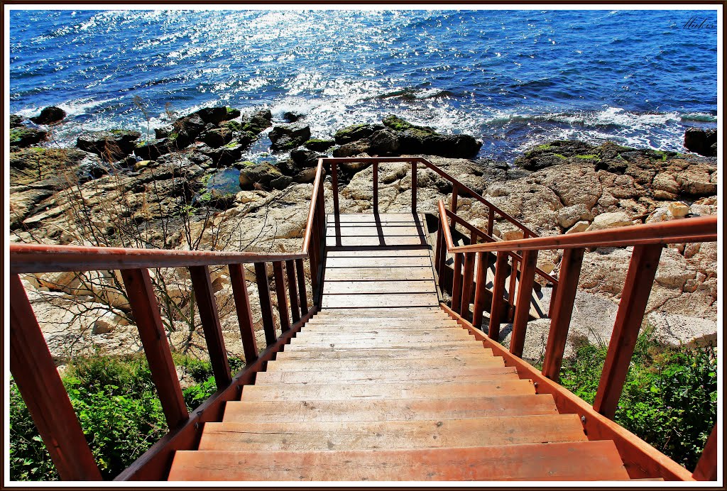 Descent to the sea ... by makis-GREECE ®