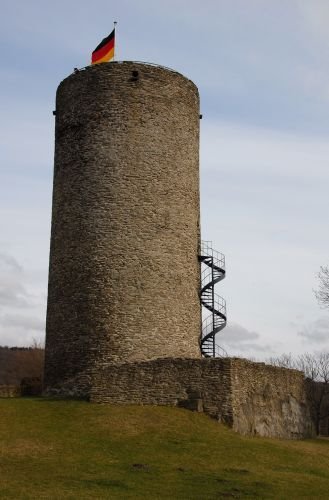 Burgruine Altweilnau by Sven Rumbler