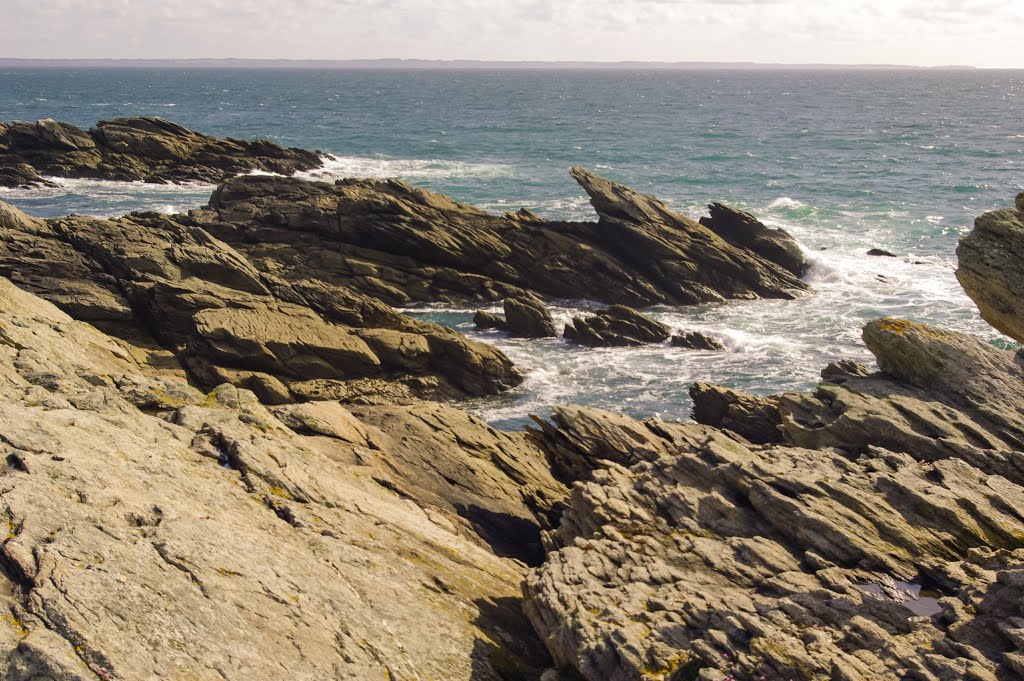 Photo rééditée <La côte sauvage 2>. by Bernard Fontaines