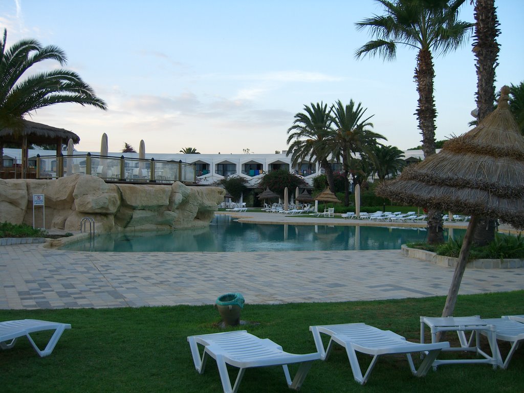 Otra vista más de la piscina del hotel Iberostar Phenicia, Hammamet, Túnez. 22/09/2007 by Daniel Martín Fernán…