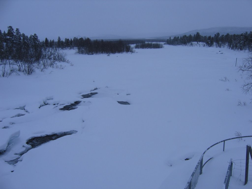 Östra Rautasälven / Lulit Suorri at the E10 in winter by Gerrit Holl