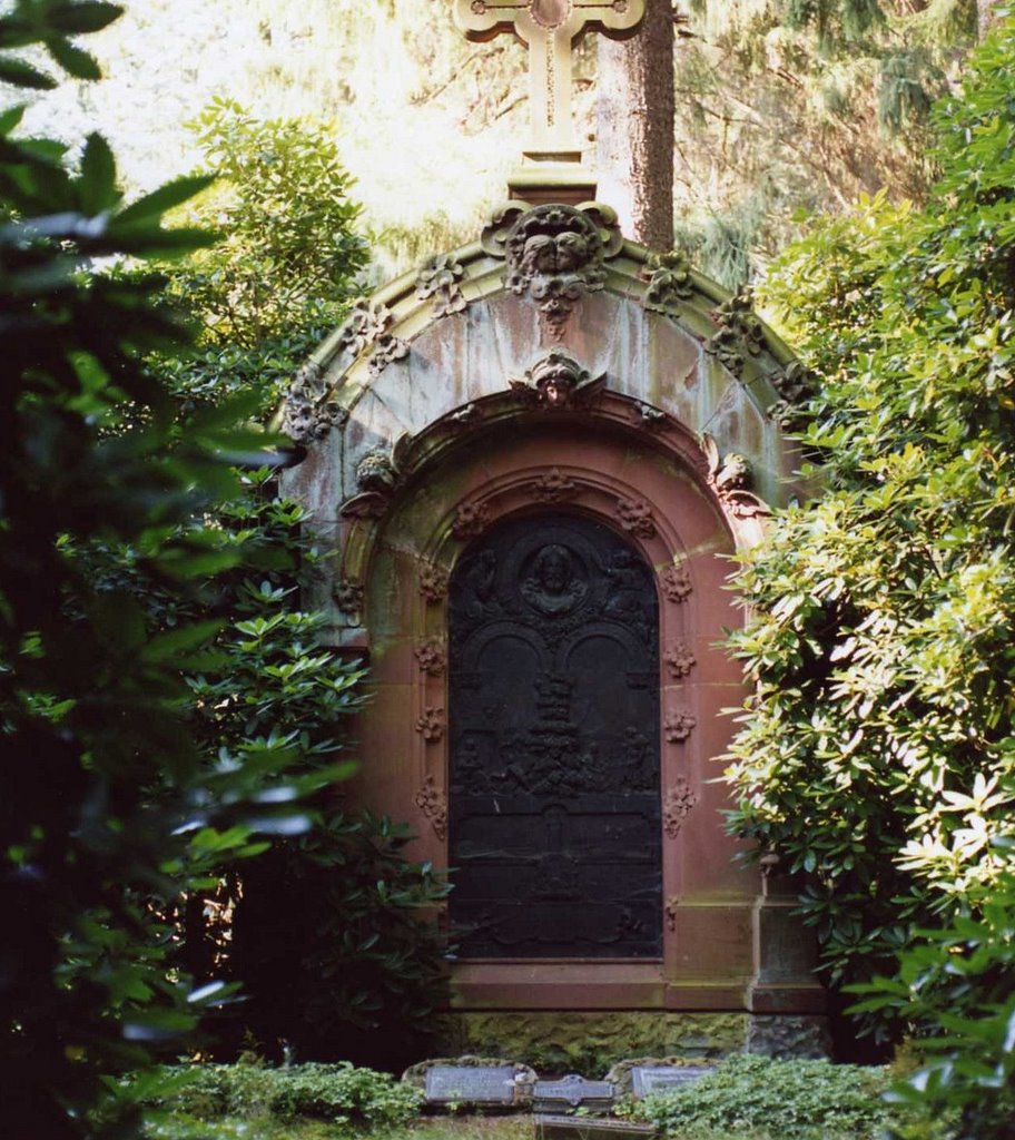 Friedhof Ohlsdorf 11 by Werner Menken