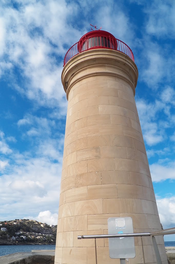 Faro. Puertro de Andratx. MALLORCA. by Fernando Fernandez Justiniano