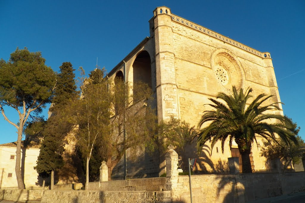 Iglesia de San Pedro. Petra. MALLORCA. by Fernando Fernandez Justiniano