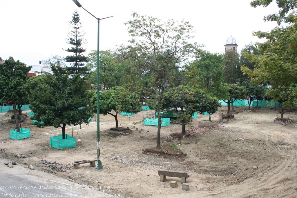 Obras transformación parque principal Itagüí by Edwin Bermúdez Barbarán