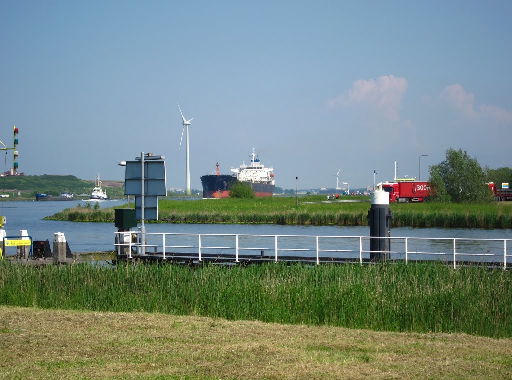 BUITENHUIZEN, North-sea Canal, near Spaarndam by ellyha