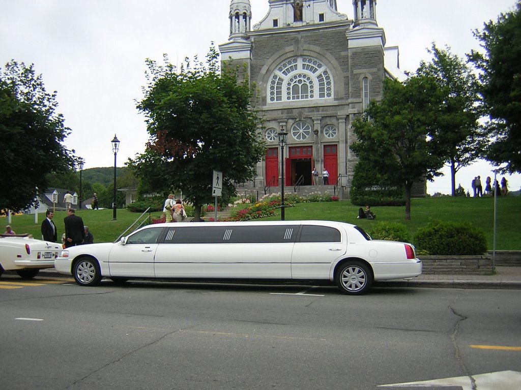 Limousine by Panoramio