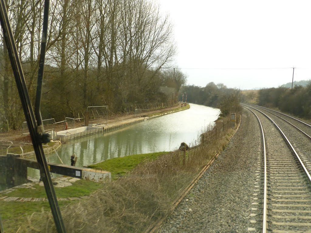 Heading home past Froxfield Lock, K&A Canal by whaler13