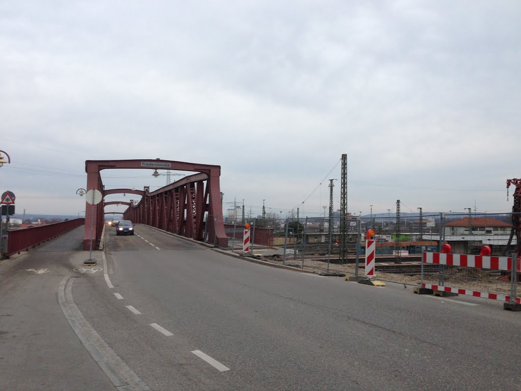 Le Friedenbrücke au niveau de la future station de tram "Weil Bahnhof" le 16 mars 2013 by SocoA