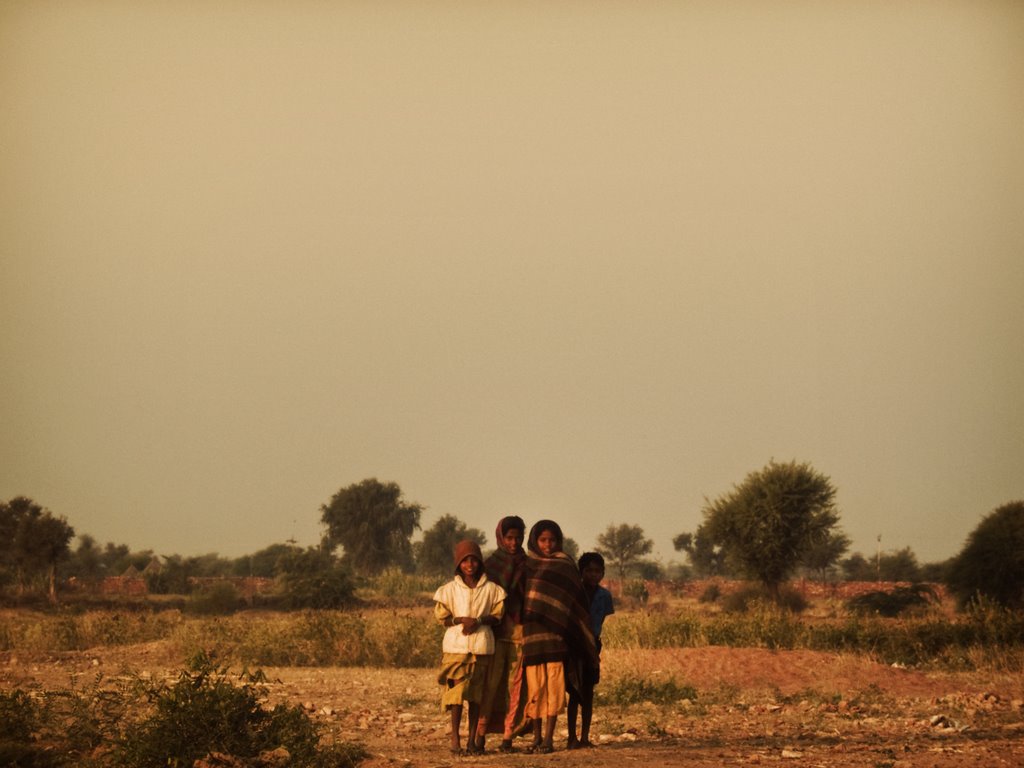 Child - Desert, Jodhpur, Rajasthan by ZEXIN