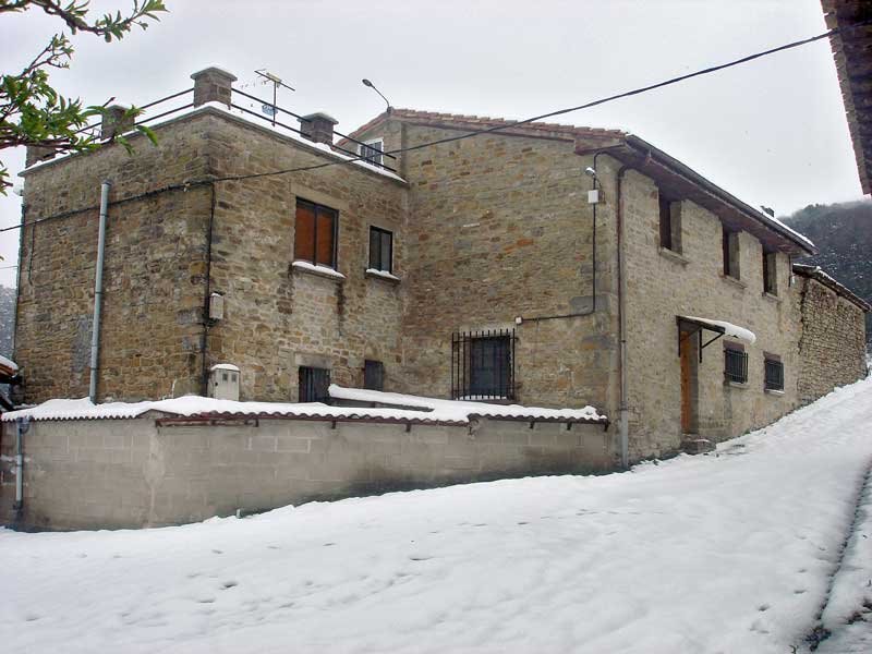 Valle de Aranguren - Laquidáin, restaurante by estudiooberon.com