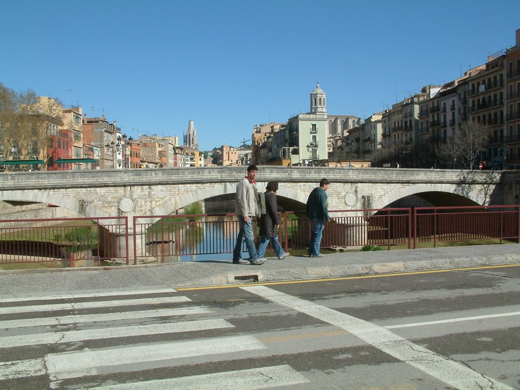 Girona by Joaquim Naval