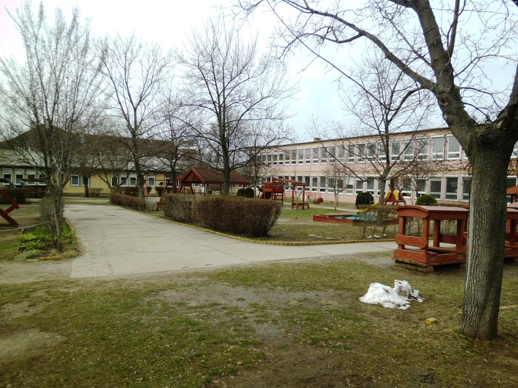 Piros Ovi játszó kertje Dunakeszin \\ Playgrounds at the garden of the Red Kindergarten in Dunakeszi 6 by peppe maci