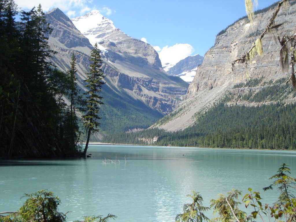 Kinney Lake-Mount Robson by konadawg