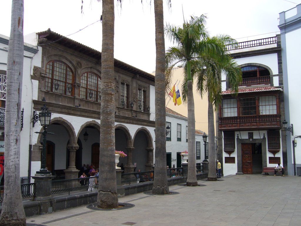 Ayuntamiento Santa Cruz de la Palma by poetics