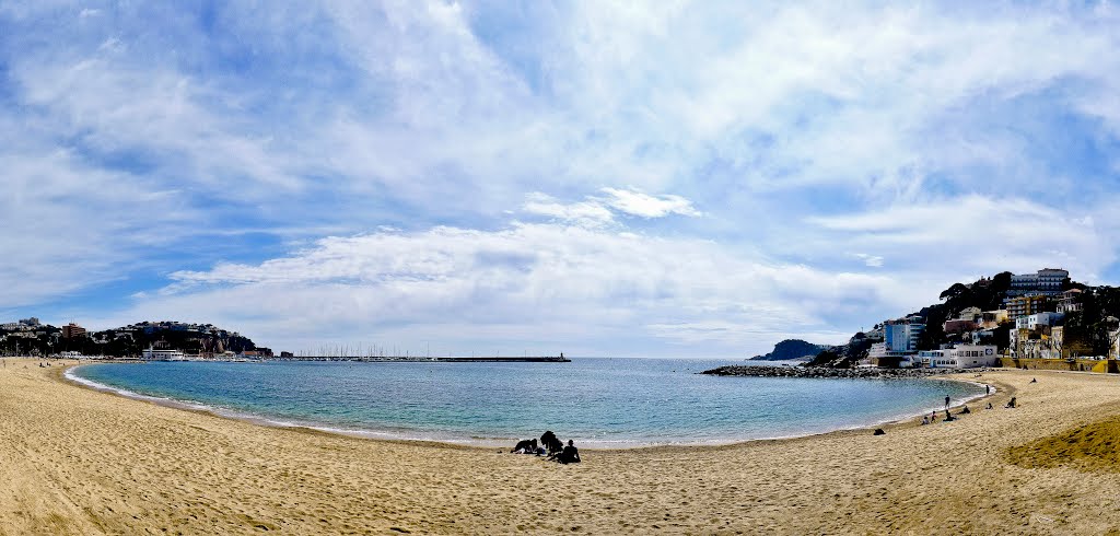 Playa Gran de Palamós by 0skis