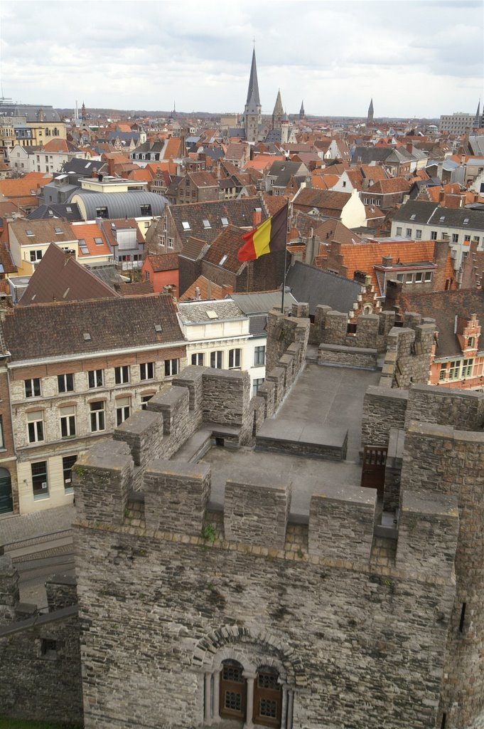 Gent, uitzicht vanaf het Gravensteen by Steven en Hanneke