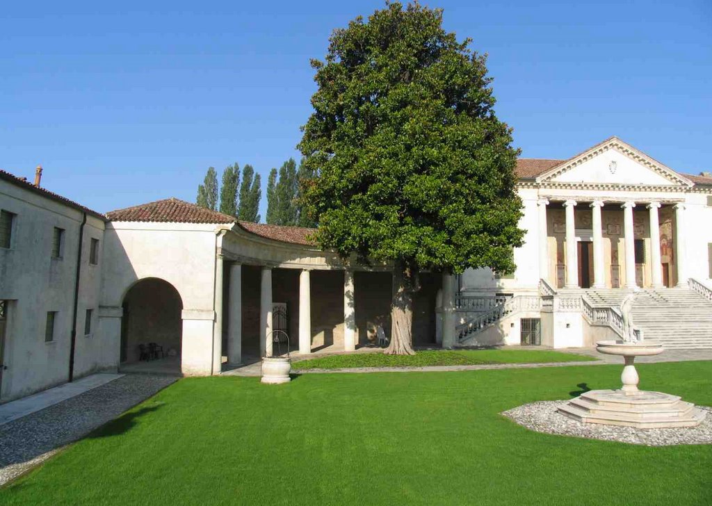 "La seguente fabrica è del magnifico signor Francesco Badoero nel Polesine, ad un luogo detto la Frat[t]a, in un sito alquanto rilevato, e bagnata da un ramo dell'Adige" A. Palladio by mhl50_bnc