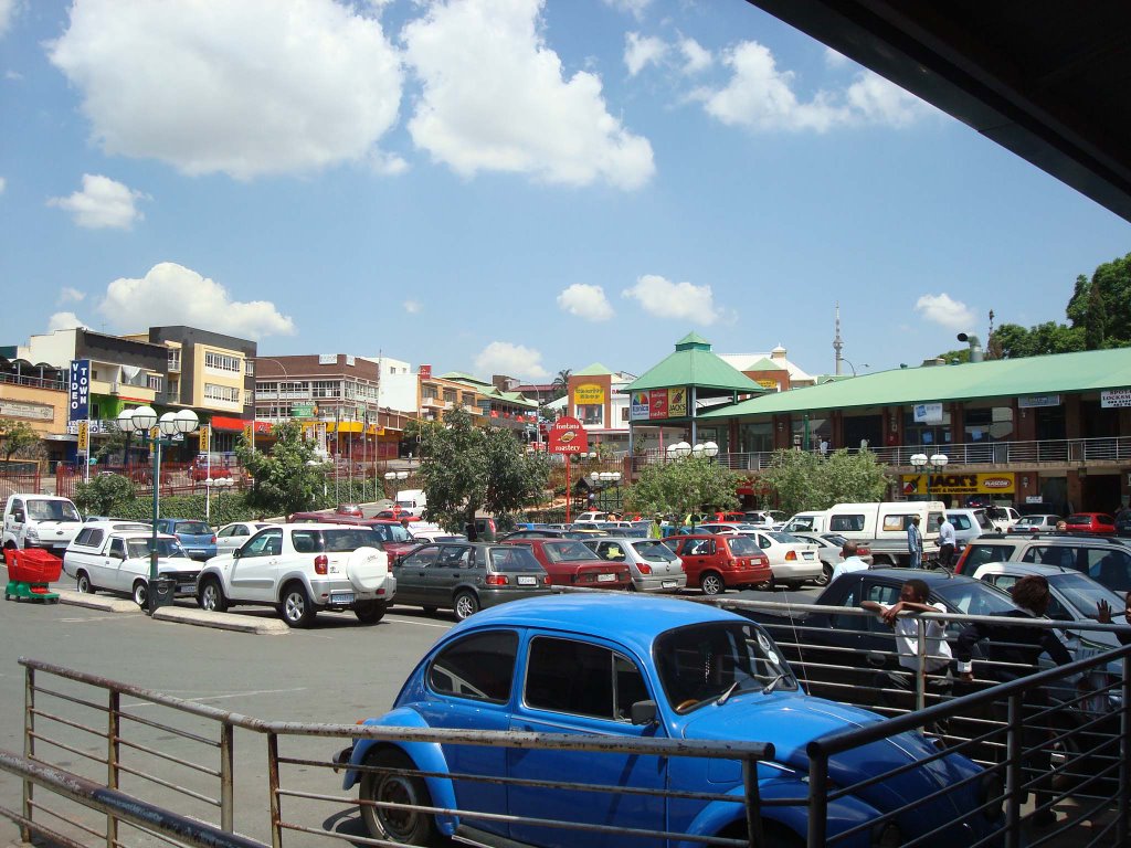 The Boulevard of Melville Shopping Centre by Emiliano Homrich