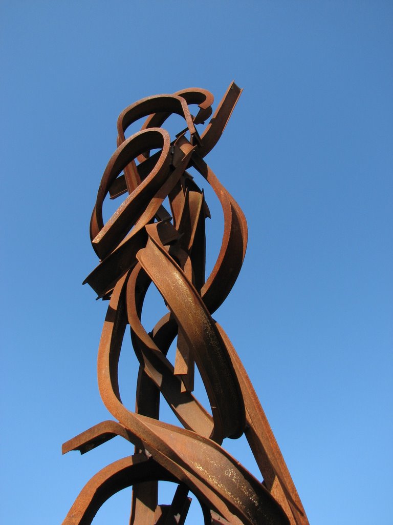 Gouvieux - Domaine des Fontaines : sculpture on reception area 1 by © SisAnnick