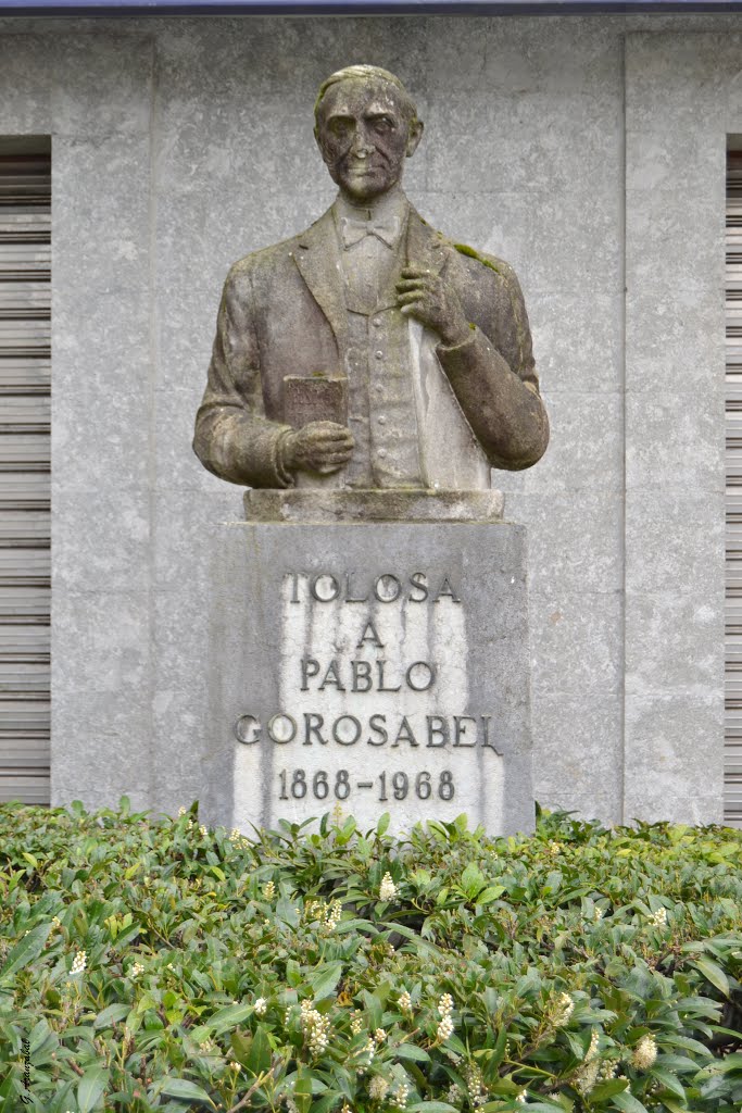 Pablo Gorosabel-en omenez Monumentua, Tolosa by Gorka Aranzabal