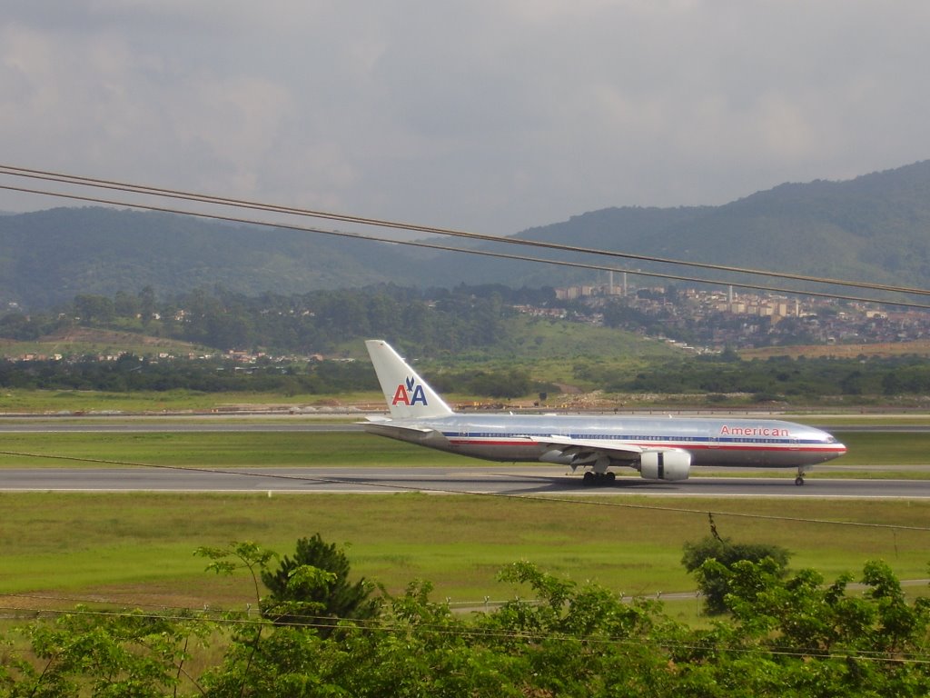 Avião Aeroporto Cumbica - SP by ricardocassel