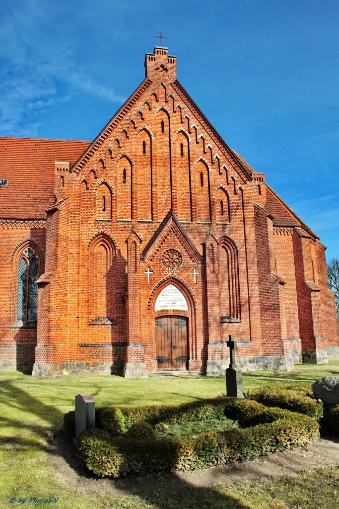 Dorfkirche Diedrichshagen by PhotoSN 2