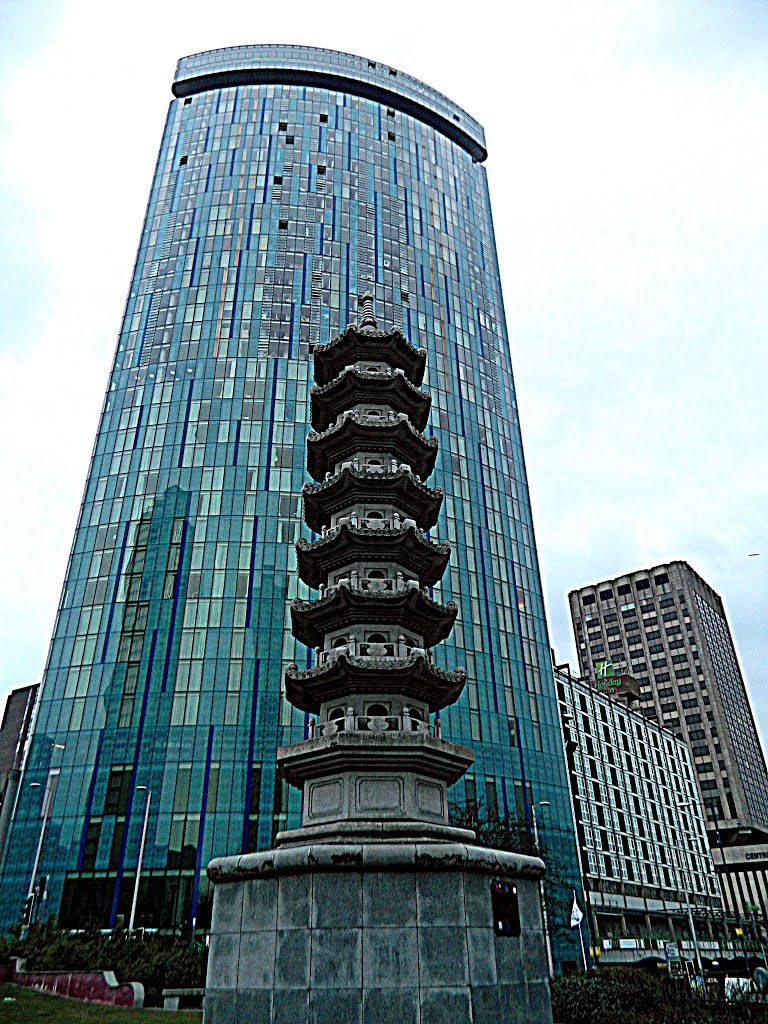 Holloway Circus Tower & The Chinese Monument by Manoo G