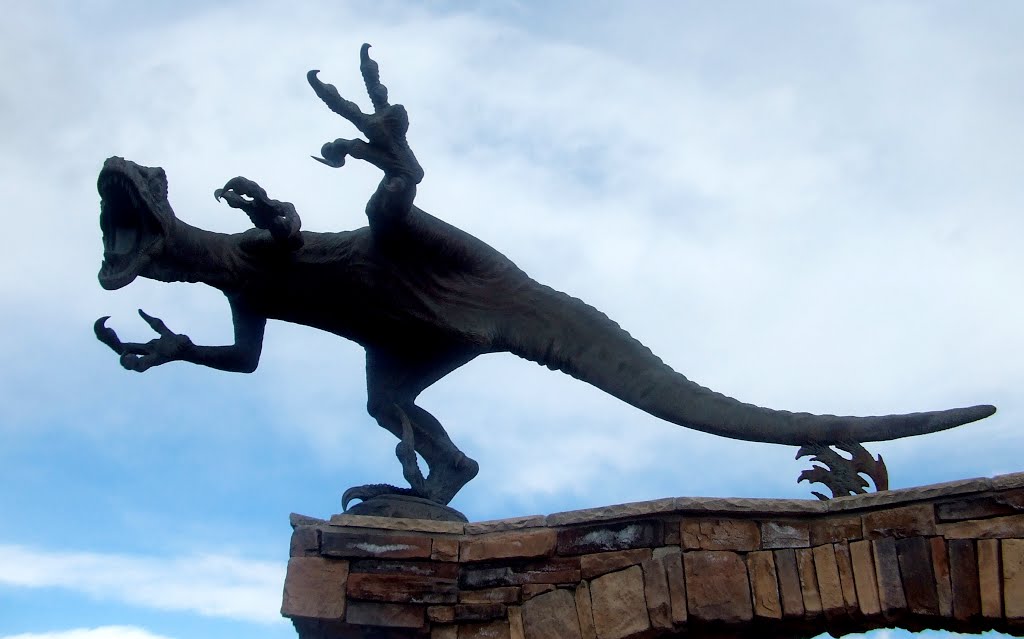 Utahraptor Statue by Evil Heather