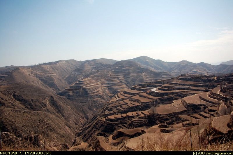 永靖至炳灵寺的路上 on the way to Binglingsi Grotto by zherzhe.