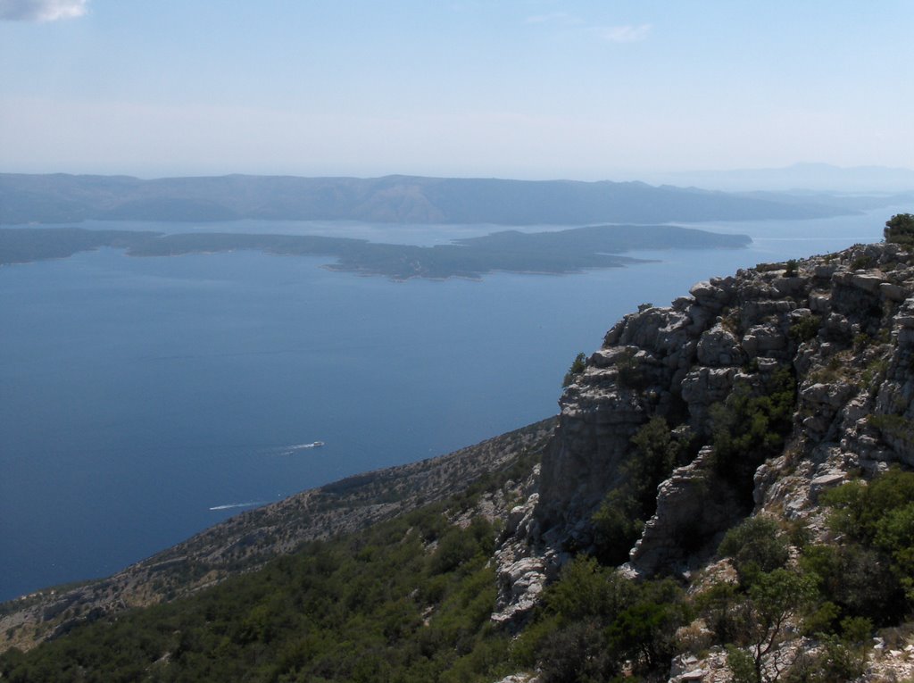 Bol - Vue sur l'ile de Hvar by mat-coq