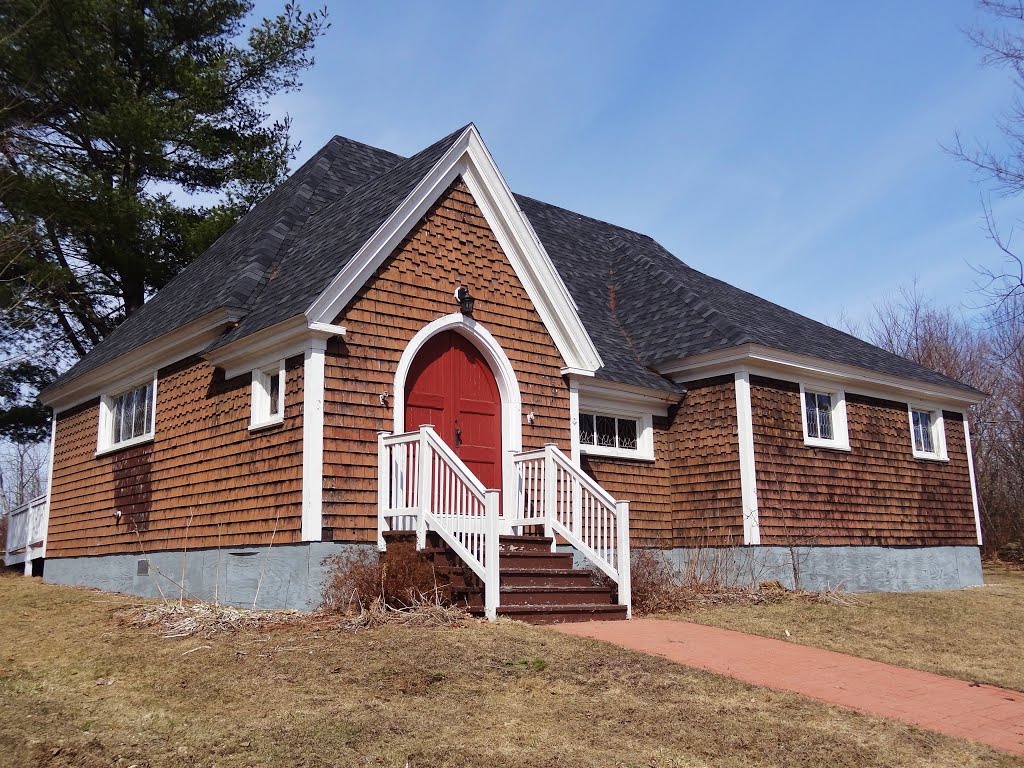 Saint Matthias Church, 15 Spruce St., Richmond, Maine by Taoab