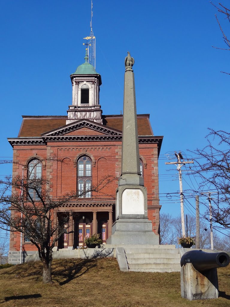 Civil War Memorial and Sagadahoc Courthouse, bath Maine by Taoab