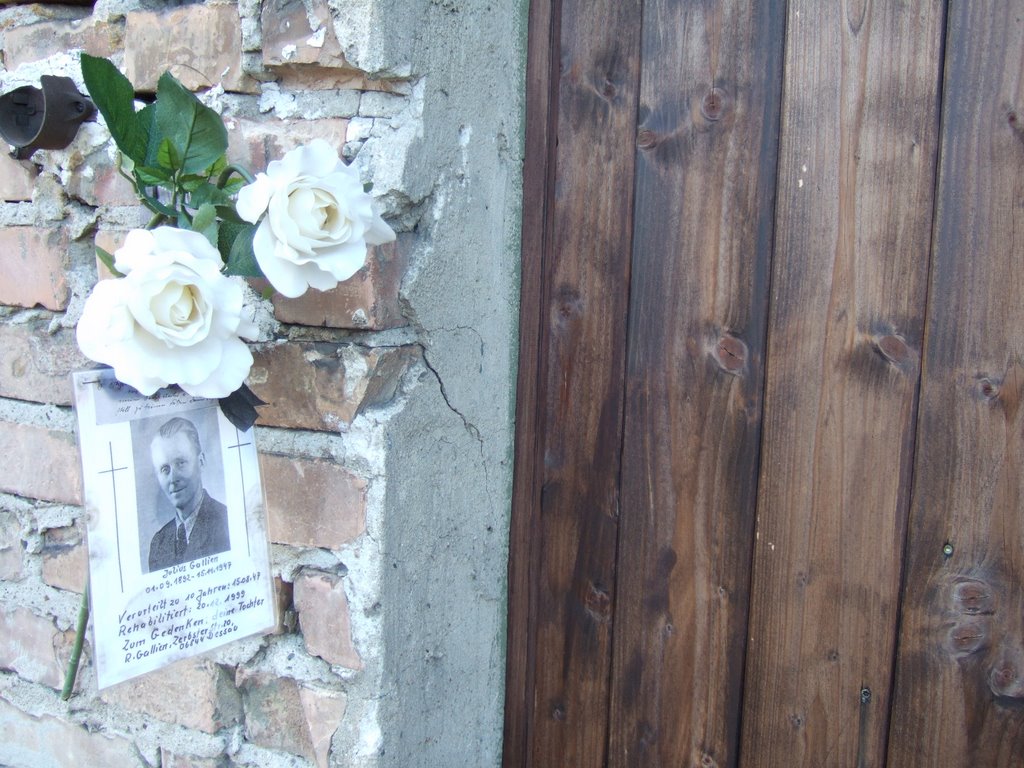 Sonderlager: Soviet area, Doorway memorial- Ailsa Lawson 22/01/08 by ailsalawson