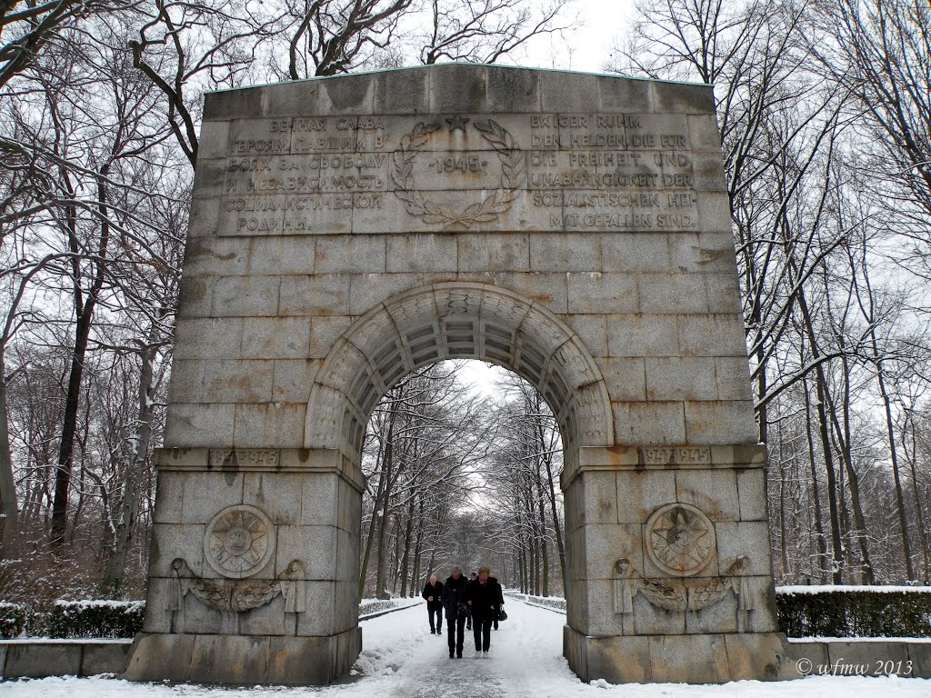 Berlijn / Berlin, Soviet War Memorial, Treptower Park by © wfmw