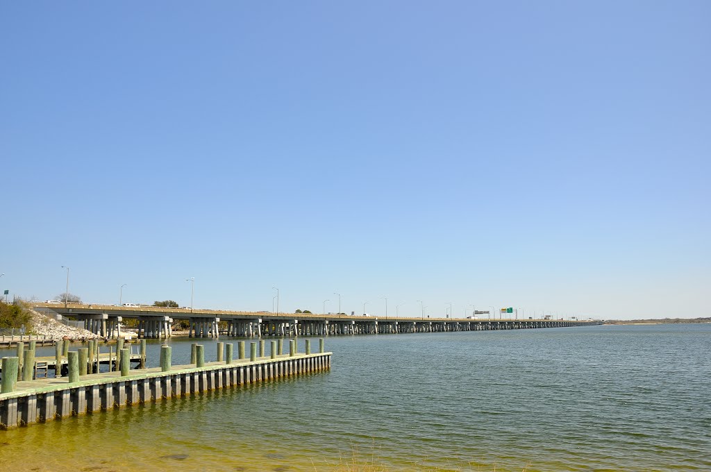 VIRGINIA: NORFOLK: WILLOUGHBY SPIT: Willoughby Boat Ramp, 1300 Bayville Street or 9600 13th View Street view from far end south by Douglas W. Reynolds, Jr.