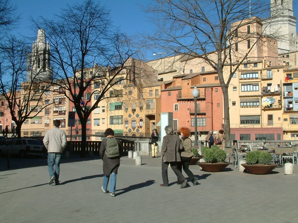 Girona by Joaquim Naval