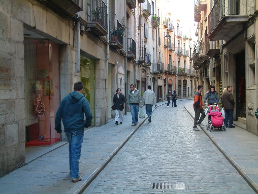 Girona by Joaquim Naval