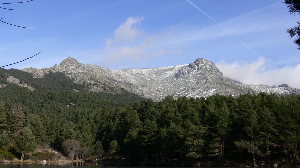 Vista 2 desde la Barranca, Navacerrada by aitorazedo