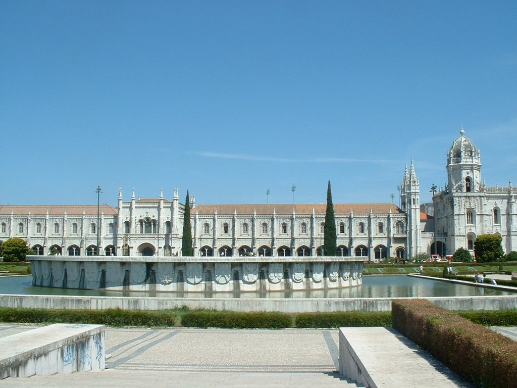 Lisbon, Portugal by guy séculier