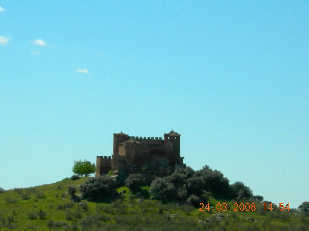 CASTILLO DE ENCOMIENDA by luis,rosarioyjorge