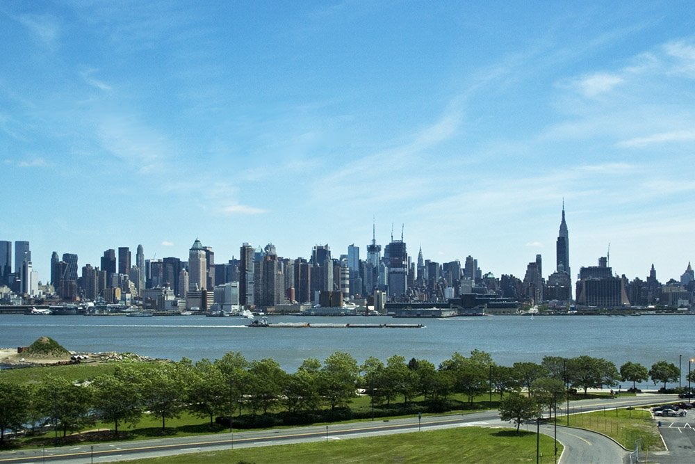 Manhattan seen from New Jersey by Eryk Klapton Gonsienica