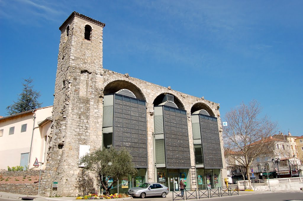 La Maison de Pays des Cévennes by Bernard Bost