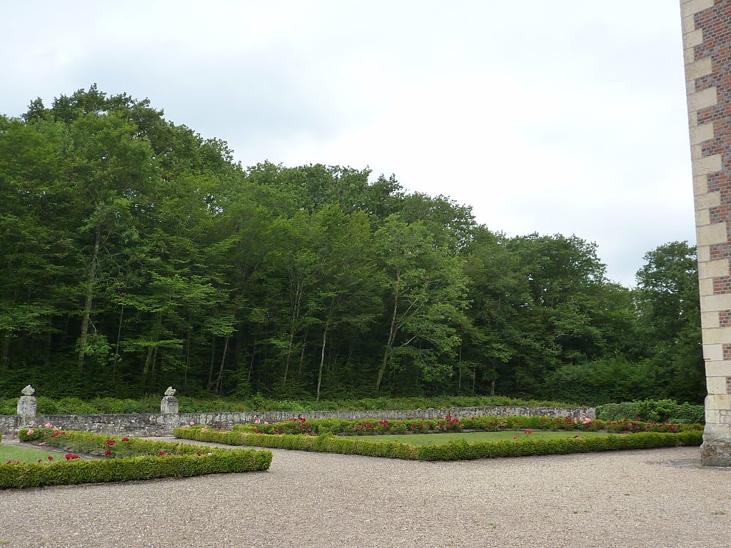 Chateau de Moulin, Lassay-sur-Croisne. by Lolita PB - Views No thanks !