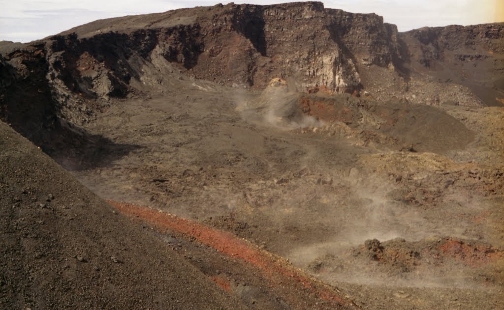 Le Piton de la Fournaise by Yannick MEYER