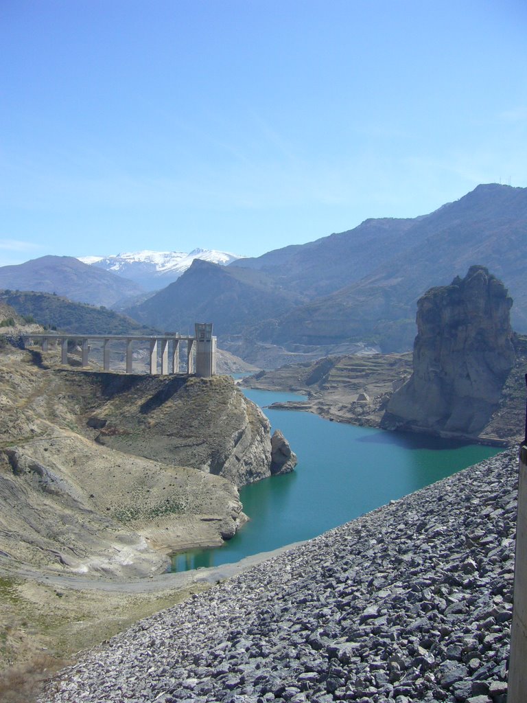 Embalse de Canales by Julita