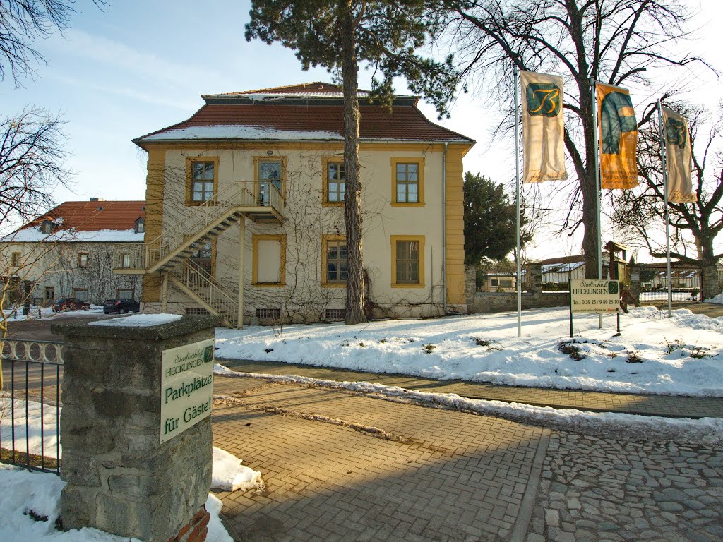 Stadtschloß Eingang {©immobilienkaiser.de} by immobilienkaiser.de